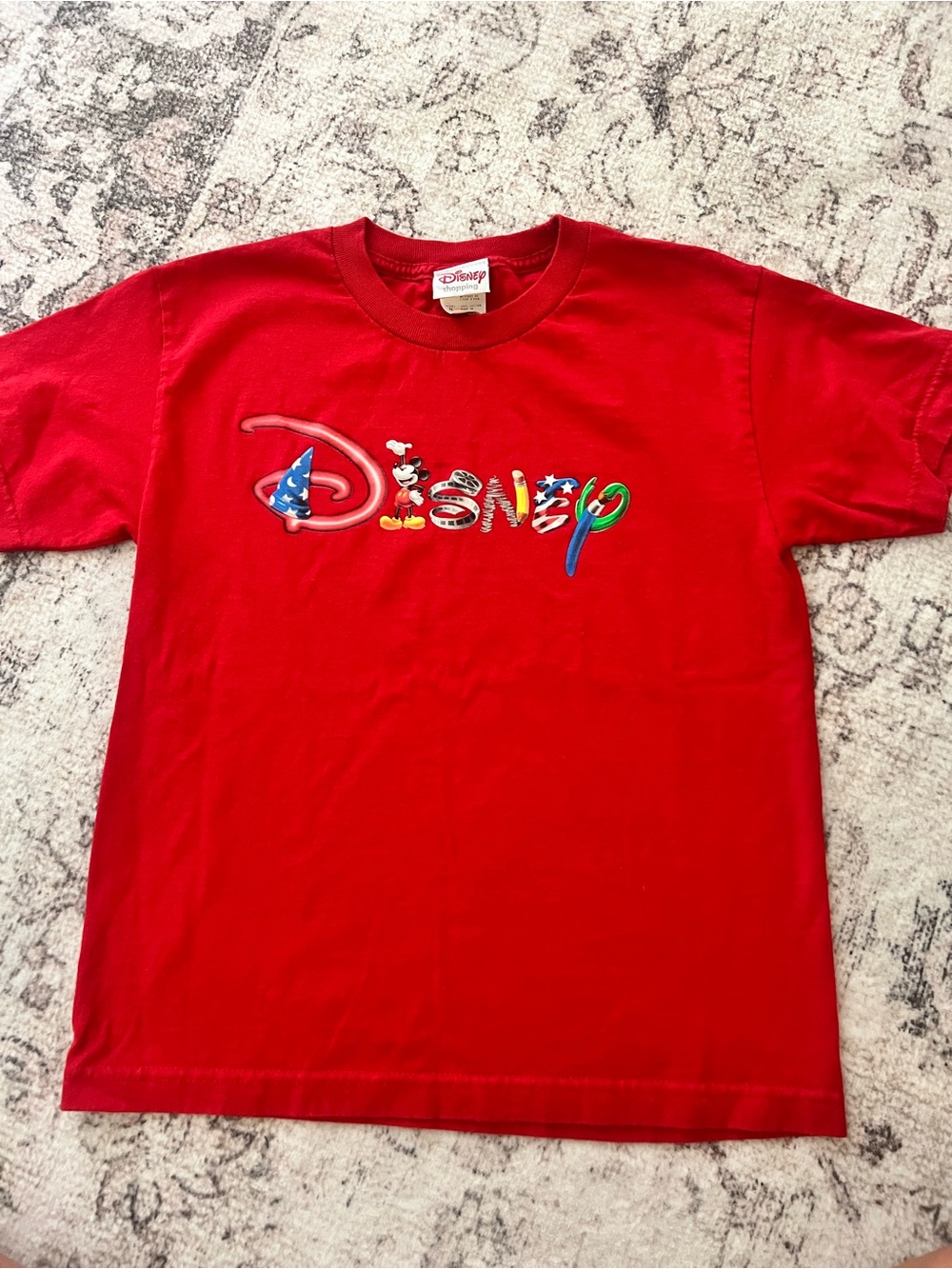 Disney vintage Red Short Sleeve Tee with Colorful Logo Y2K